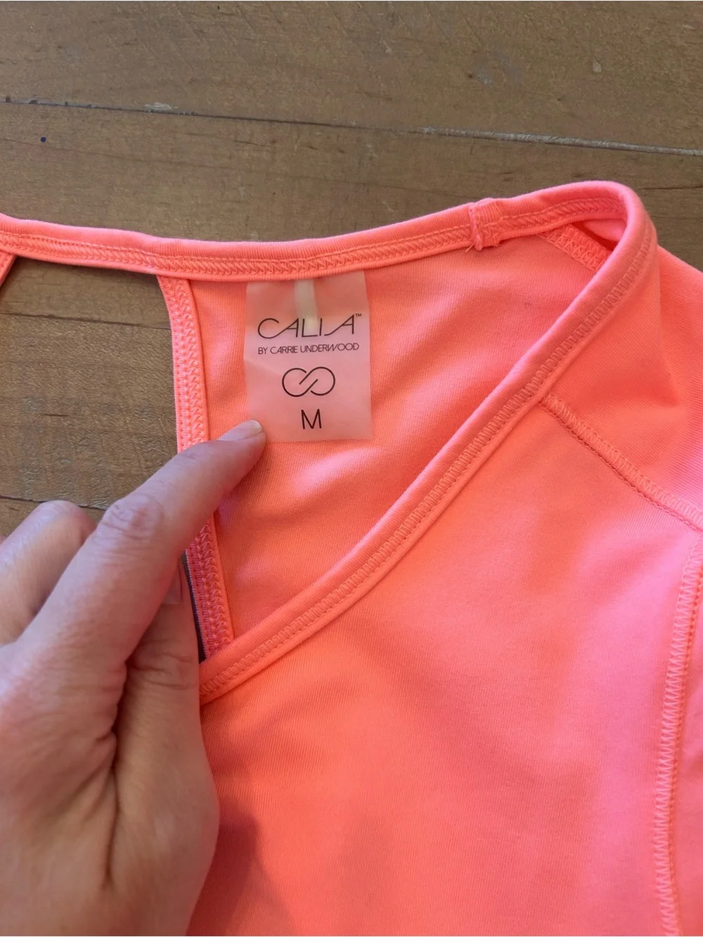 CALIA by Carrie Underwood Coral Long Sleeve Keyhole Active Tee - Picture 3 of 3